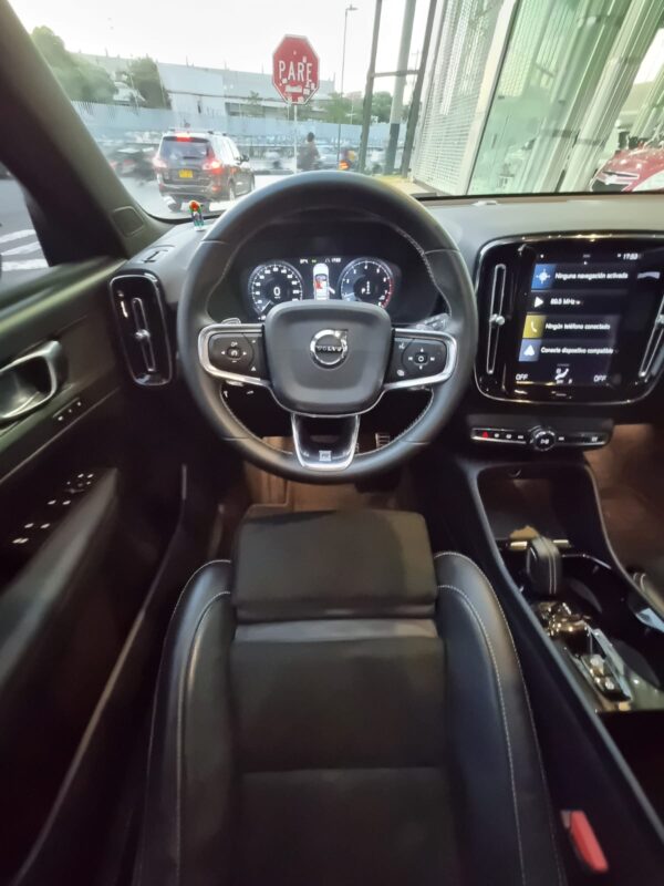 VOLVO XC40 R-DESING T4 2020 - Imagen 17