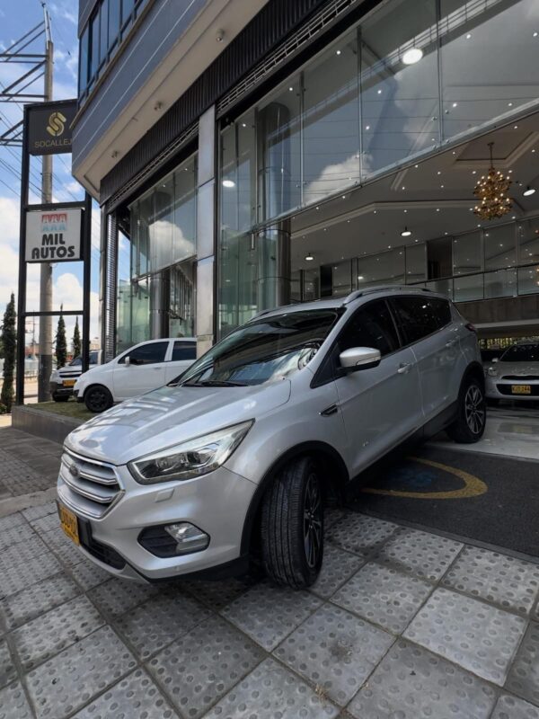 FORD ESCAPE Titanium 2018 - Imagen 3