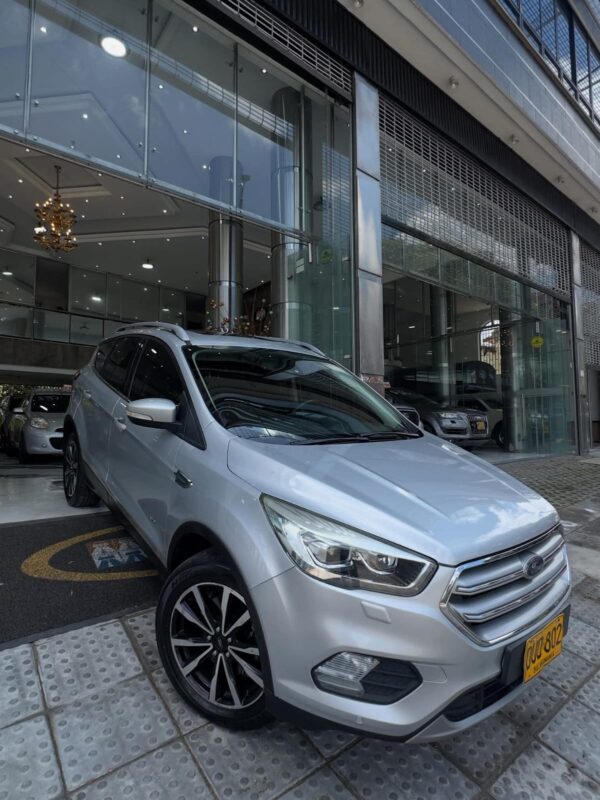 FORD ESCAPE Titanium 2018 - Imagen 2