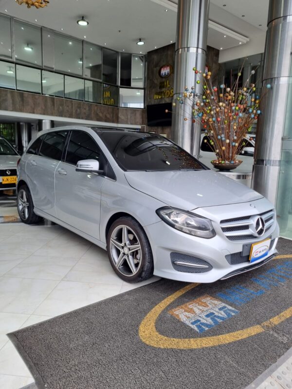 MERCEDES BENZ B 180 2017
