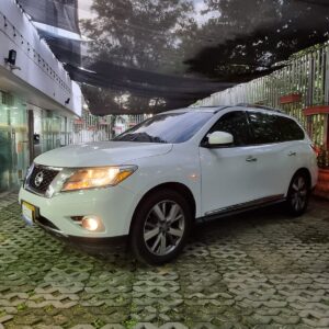 NISSAN PATHFINDER EXCLUSIVE 2015