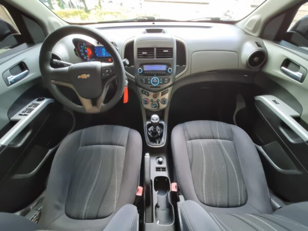 CHEVROLET SONIC LT 2014 - Imagen 10