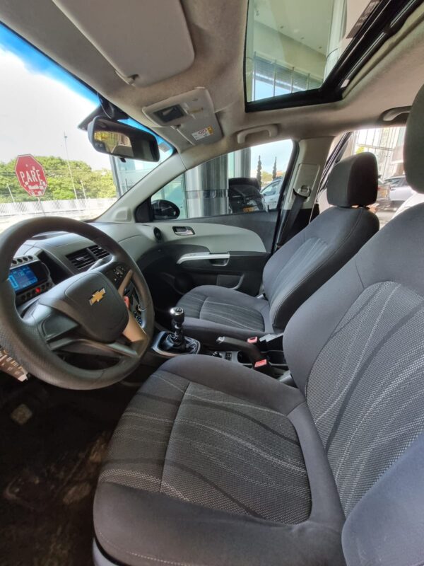 CHEVROLET SONIC LT 2014 - Imagen 12