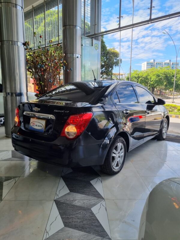 CHEVROLET SONIC LT 2014 - Imagen 7