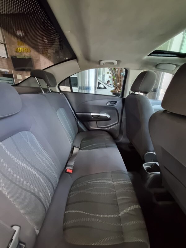 CHEVROLET SONIC LT 2014 - Imagen 9