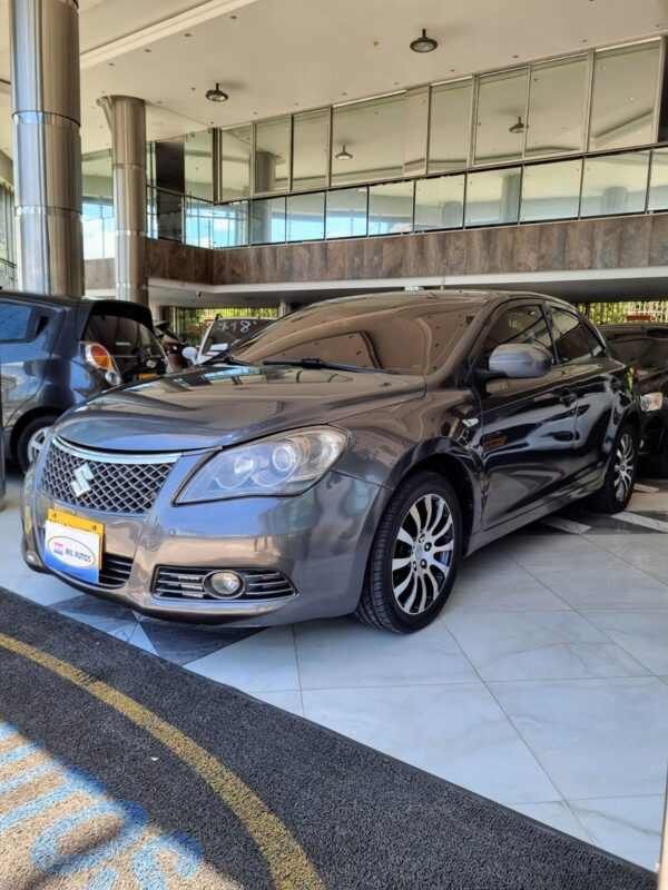 SUZUKI KIZASHI LIMITED 2013