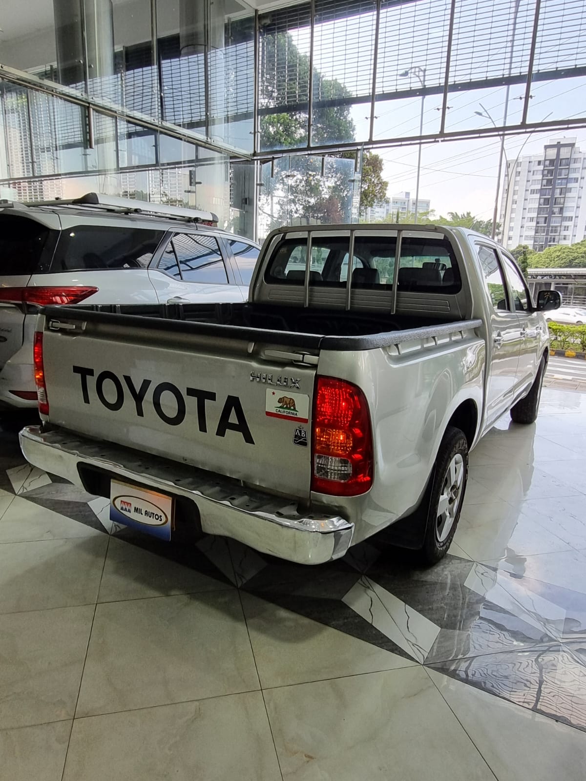 TOYOTA HILUX D/C 2011 - Imagen 5