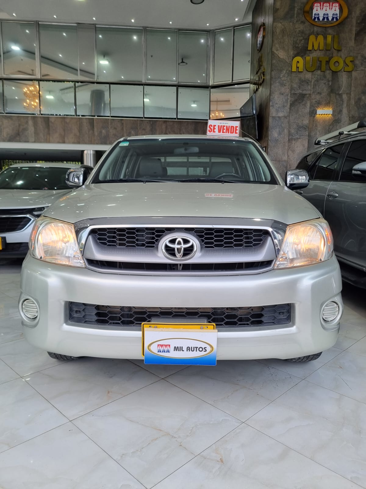 TOYOTA HILUX D/C 2011 - Imagen 2